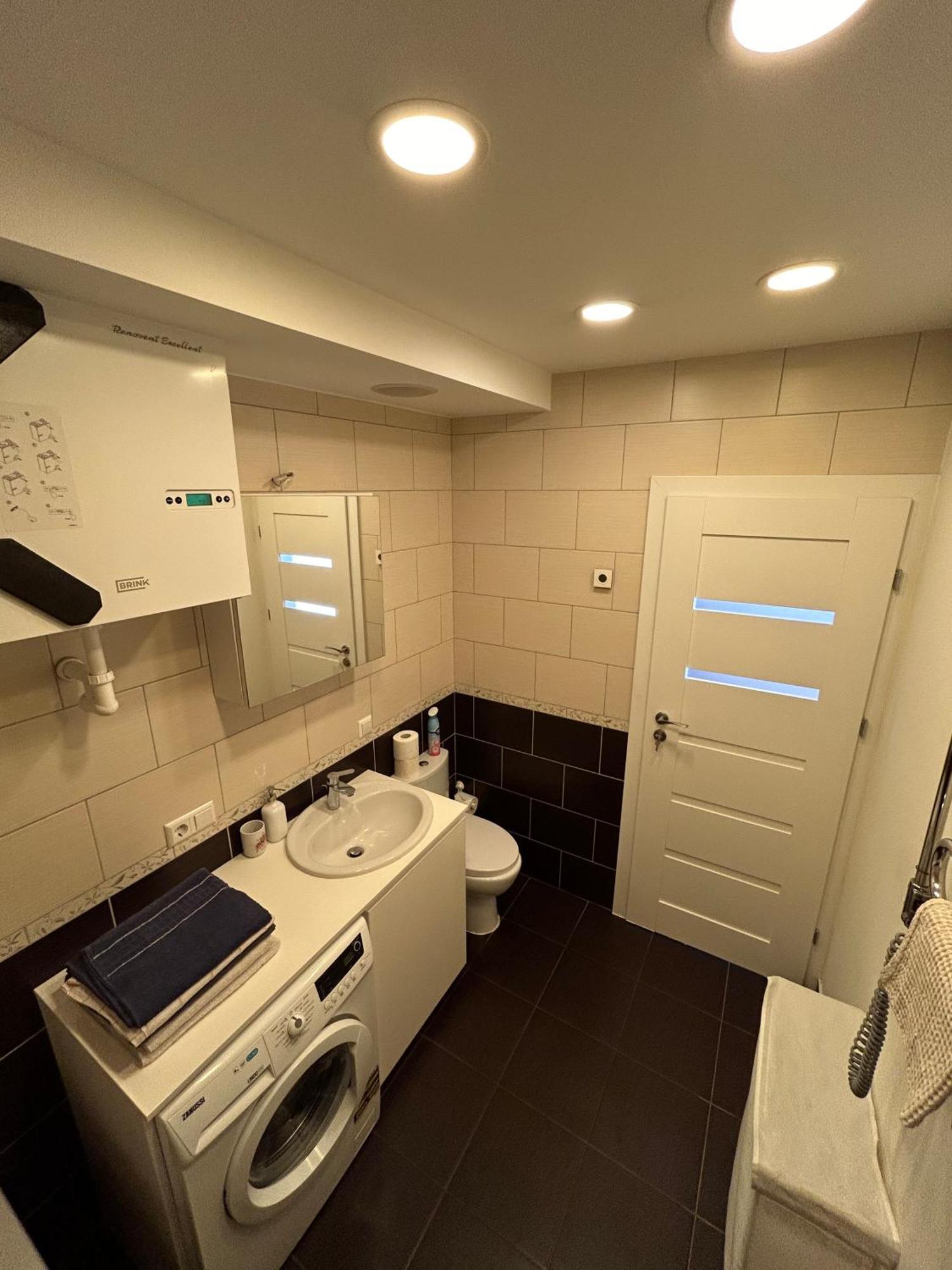 Your Home - Spacious Apartment In City Center, With Balcony & Self Check-In VNO Exterior photo