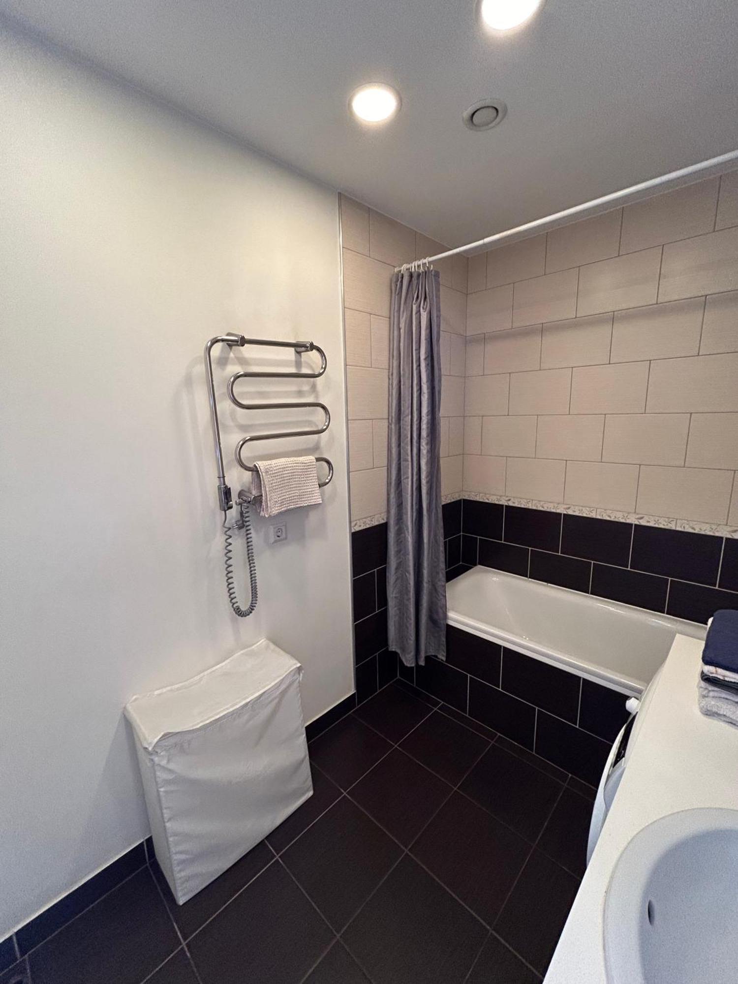 Your Home - Spacious Apartment In City Center, With Balcony & Self Check-In VNO Exterior photo