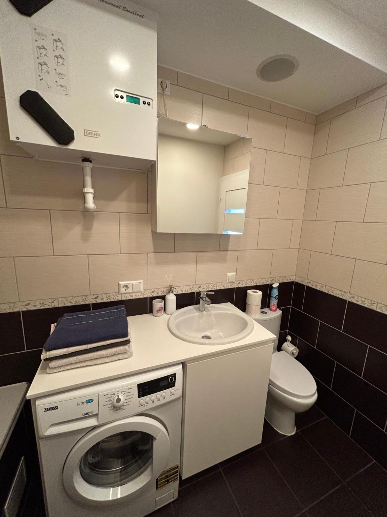 Your Home - Spacious Apartment In City Center, With Balcony & Self Check-In VNO Exterior photo