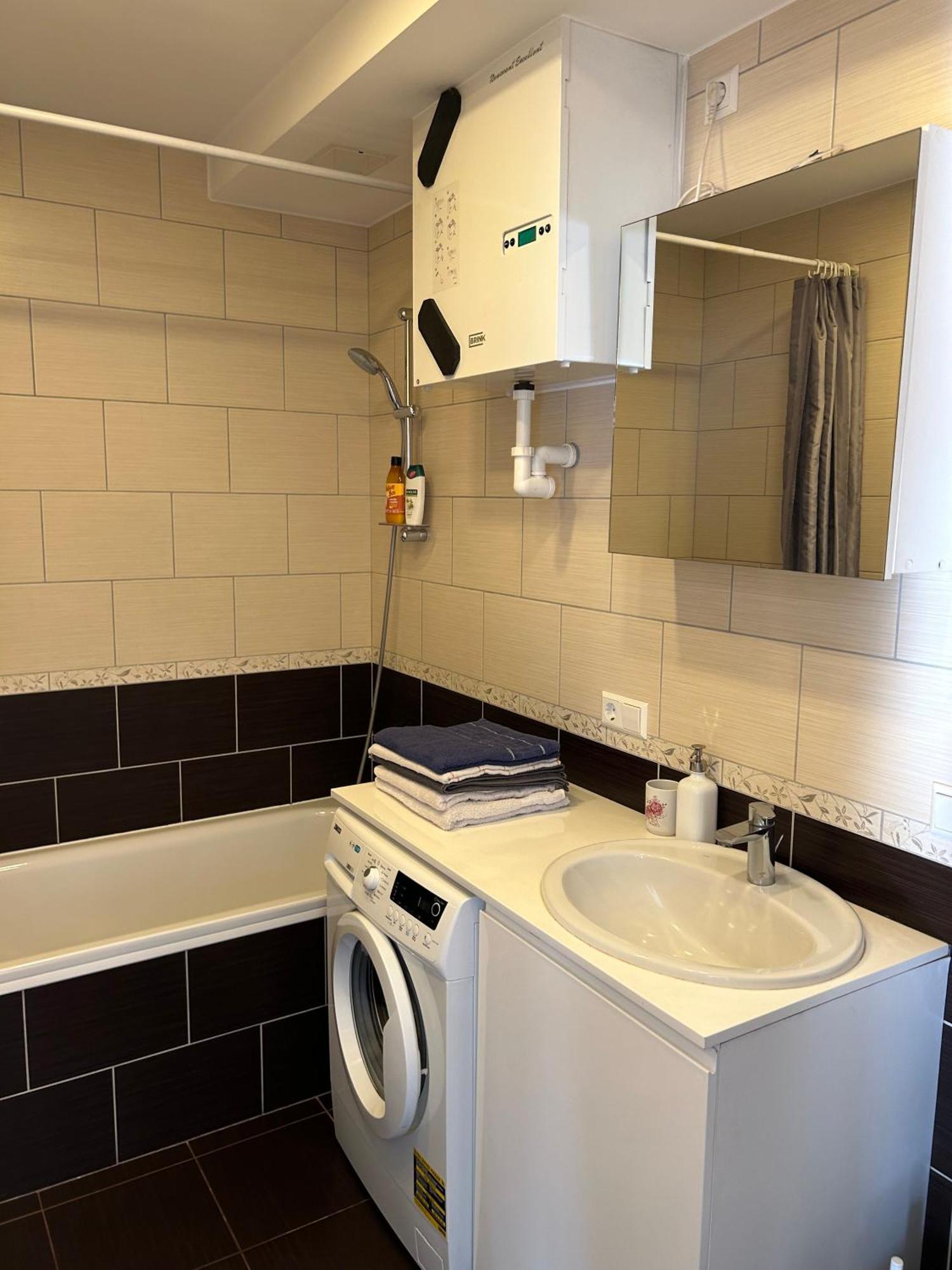 Your Home - Spacious Apartment In City Center, With Balcony & Self Check-In VNO Exterior photo